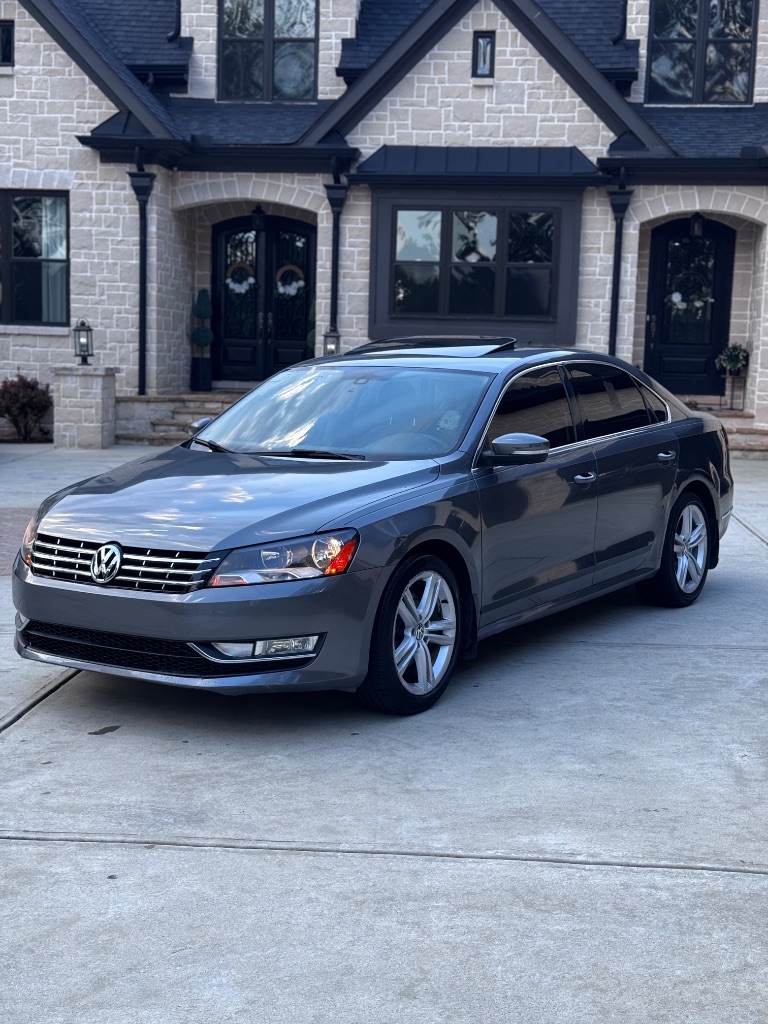 2015 Volkswagen Passat SEL Premium's photo